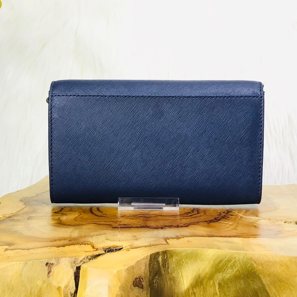 Michael Kors Jet Set Large Phone Crossbody Bag - Picture 4 of 8